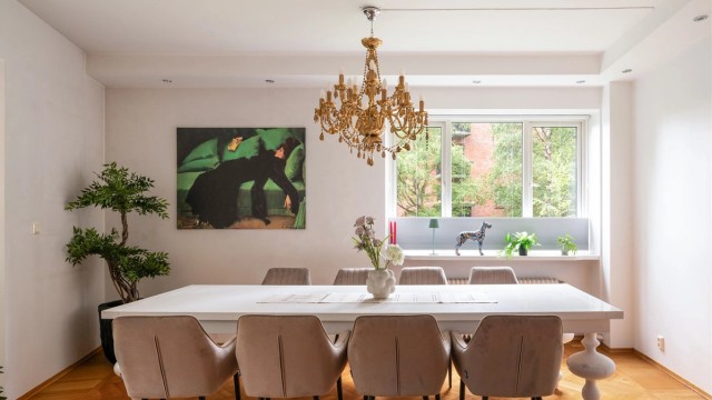God plass til stort spisebord