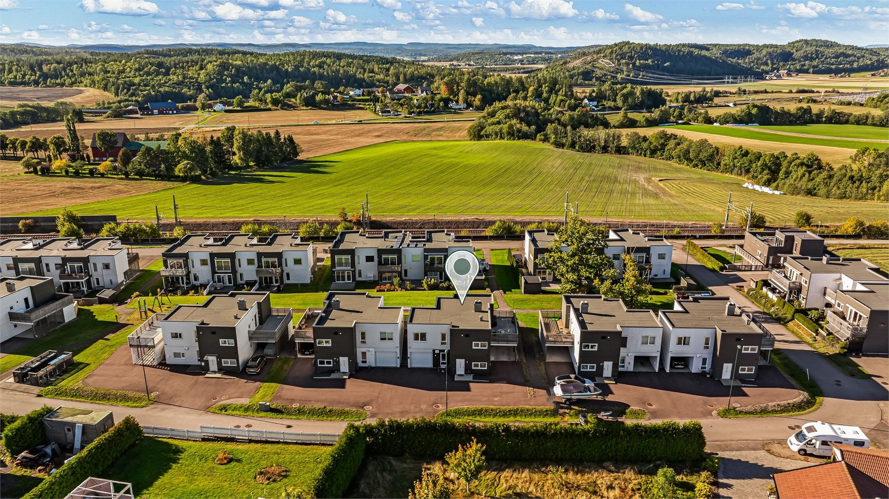 Barkåker byr på landlige omgivelser med ca. 9 minutters biltur til Tønsberg sentrum.