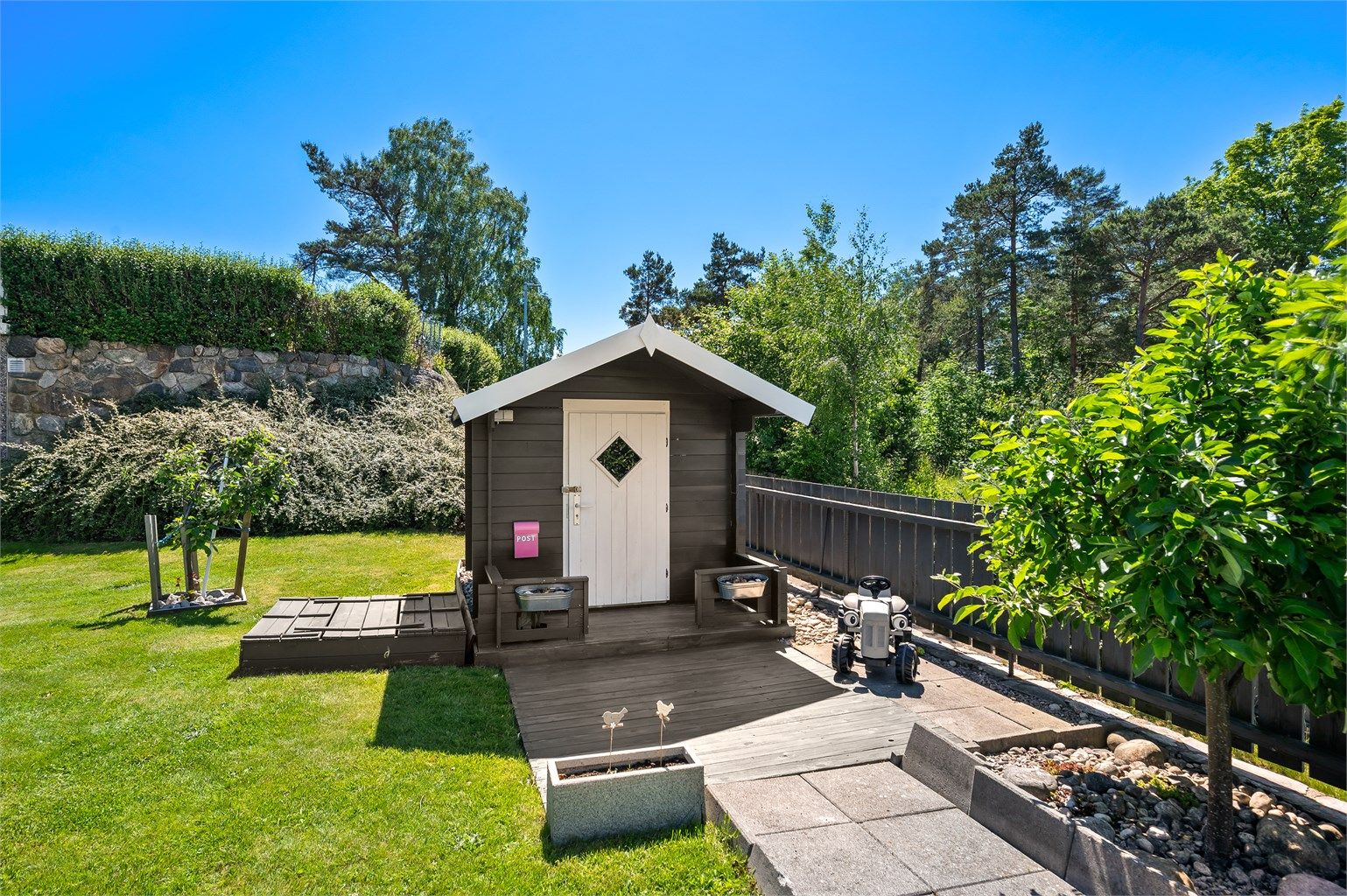 Barnevennlig tomt og hage