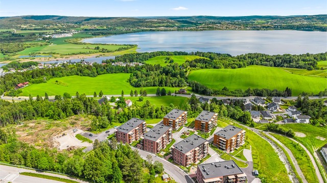 Landlig og naturskjønn beliggenhet med nærhet til Øyeren.