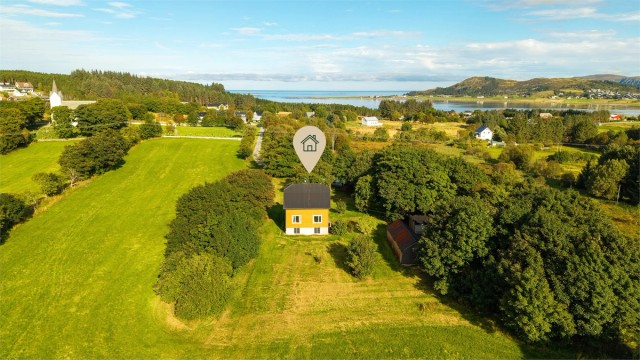 Velkommen til Remane 53, et småbruk bestående av bolighus, uthus, garasje og løe - presentert av Eiendomsmegler/Fagansvarlig Even Roth