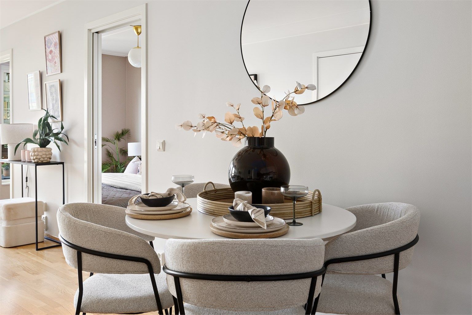 Fin plass til spiseplass ved kjøkkenet 