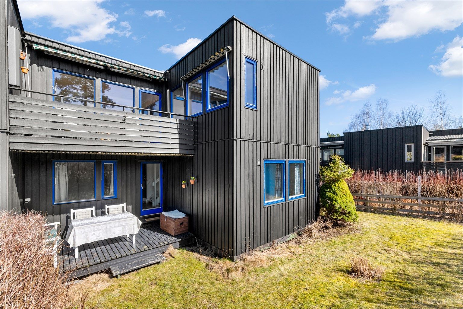 Grensende til fellesområder, er det ingen gjenboere.