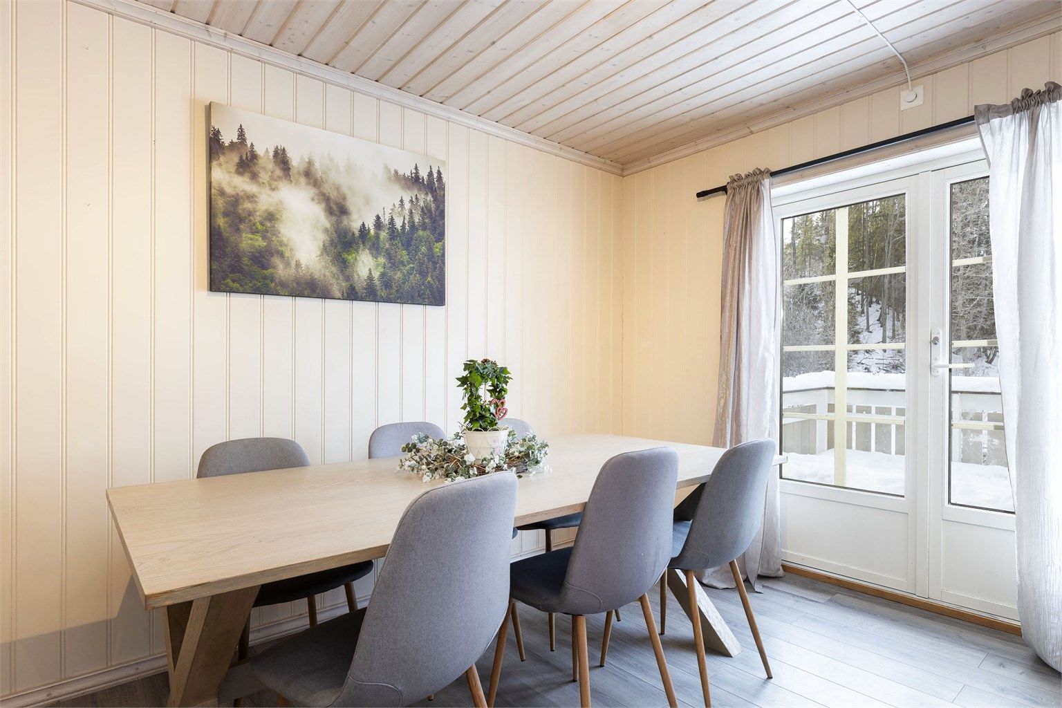 Utgang til veranda fra stuen