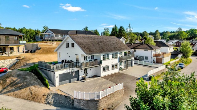 Øvre Grindaveg 9A-dag ute01