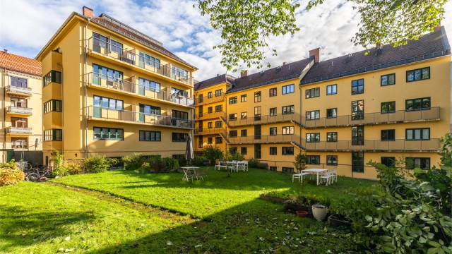 Her er det god plass for sosialt samvær og rekreasjon for beboerne.