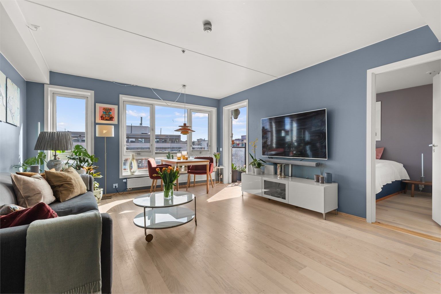 Nora Rørvik Larsen v/ Krogsveen har gleden av å presentere Sigurd Hoels vei 65.