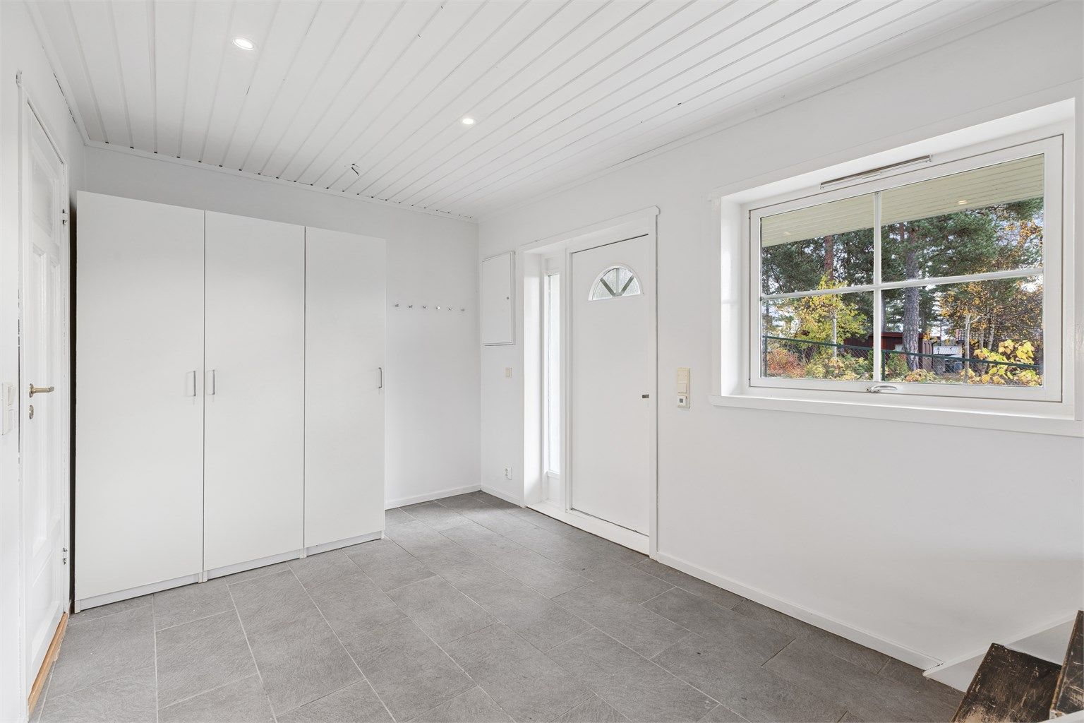 Vesentlig oppgradert anneks som i dag benyttes som en utleiedel. (ikke godkjent/omsøkt til varig opphold)