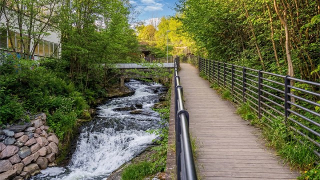 I nærheten lokker Svartdalsparken og Alnaelven med deilige turmuligheter og sti ned til Kværnerdalen.