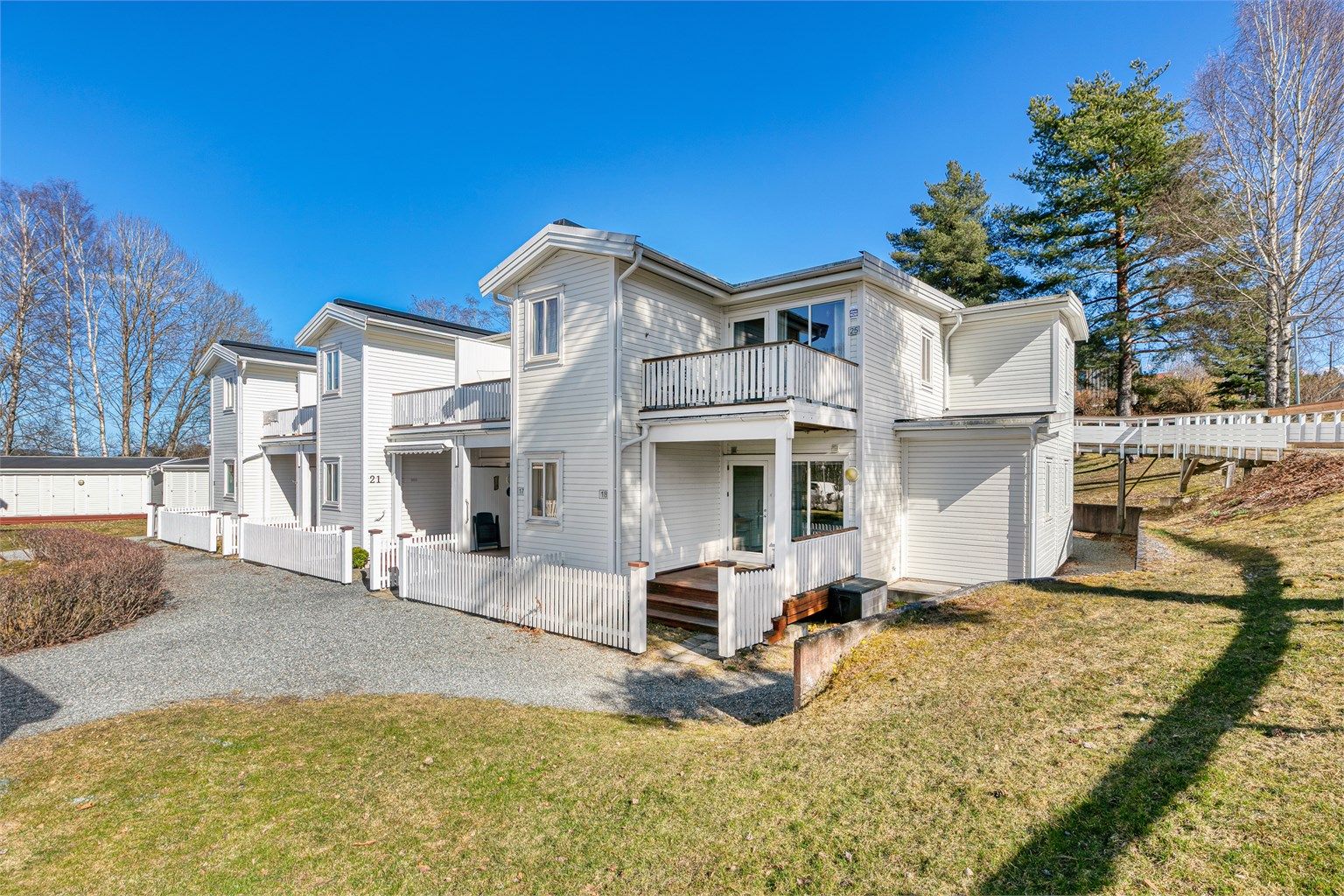 Eiendomsmegler Krogsveen v/Per Inge Hunvik ønsker velkommen til Haldors vei 18