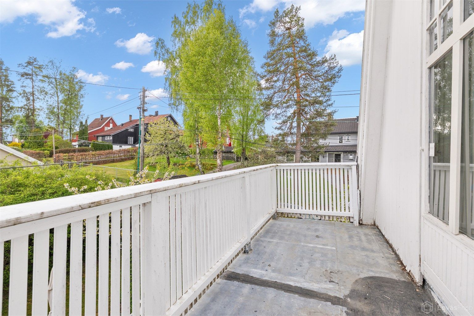 Veranda med utgang fra hovedsoverommet i andre etasje.