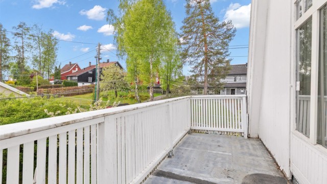 Veranda med utgang fra hovedsoverommet i andre etasje.