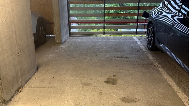 Det medfølger garasjeplass i felles anlegg, med tilrettelegging for elbillader.