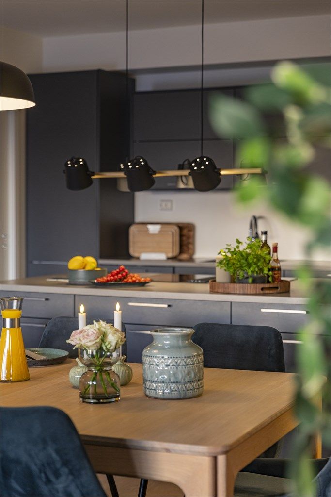 Gode materialvalg og en nøytral fargepalett gjør det enkelt å sette sitt personlige preg.