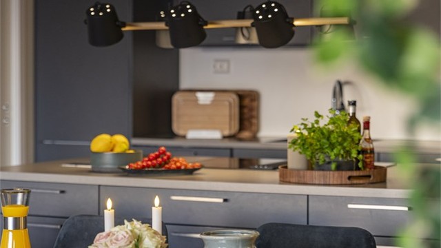 Gode materialvalg og en nøytral fargepalett gjør det enkelt å sette sitt personlige preg.