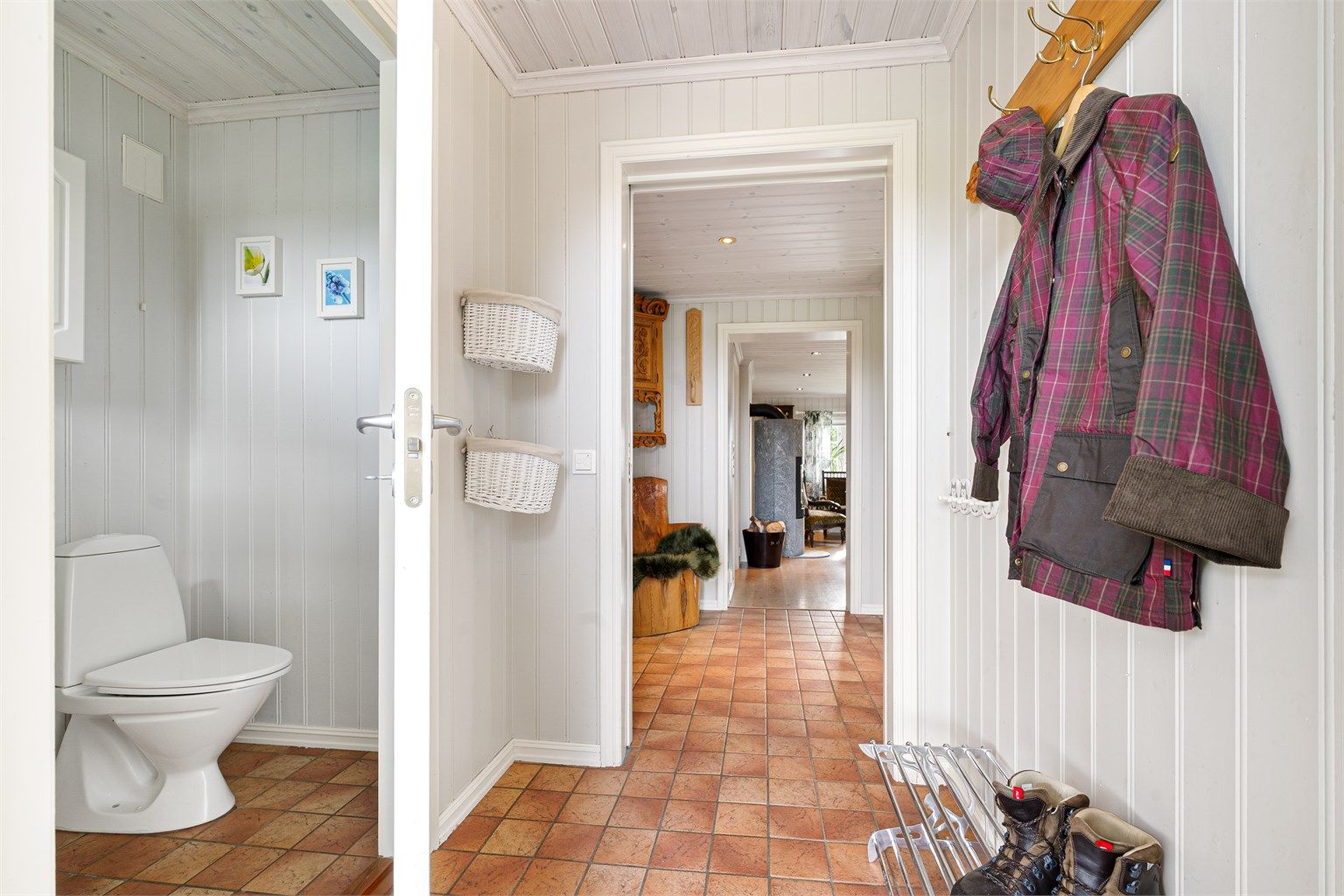 Velkommen inn til et lyst inngangsparti