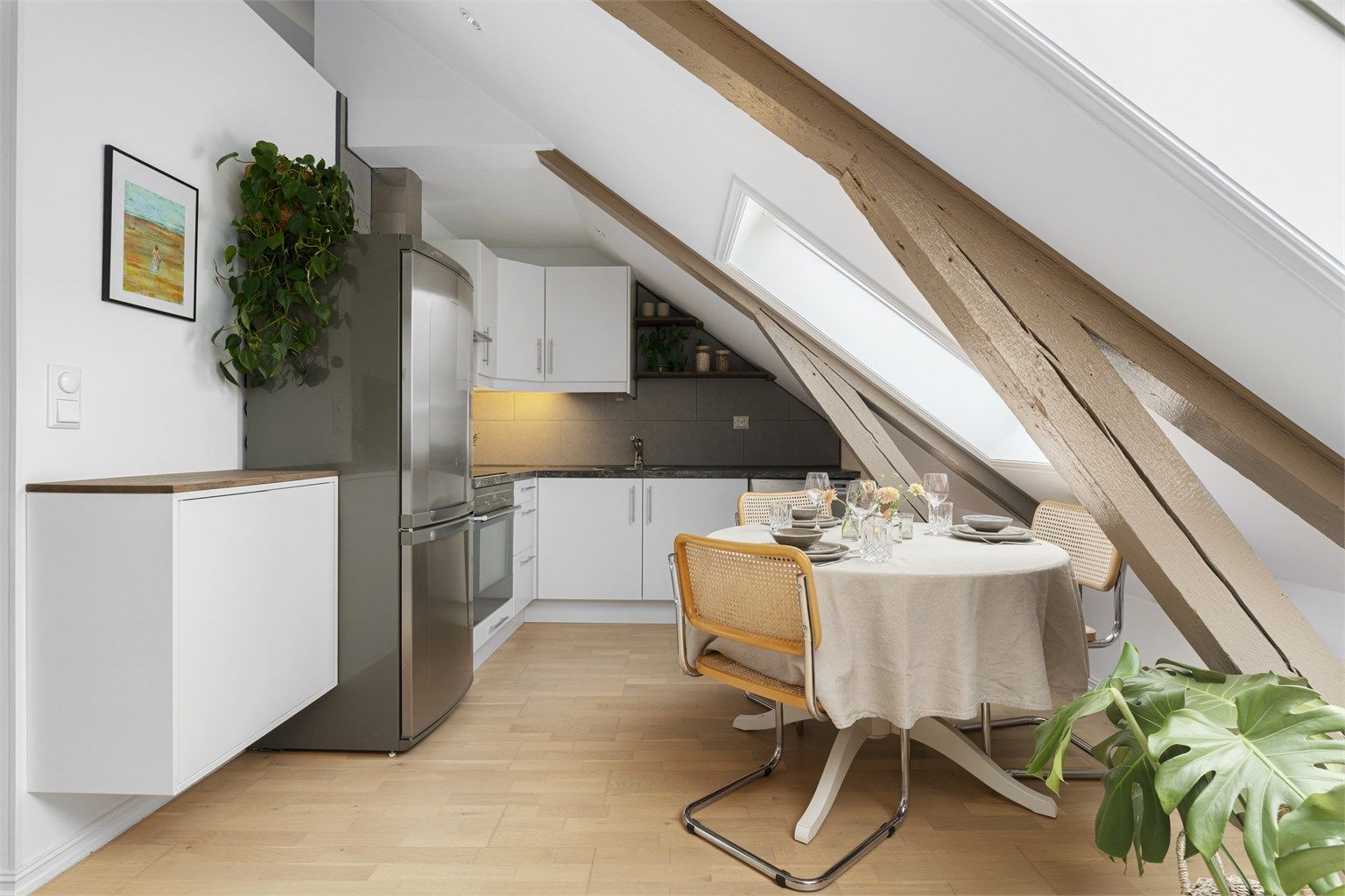 En moderne og tiltalende toppleilighet med flotte detaljer, midt i Ålesunds bysentrum