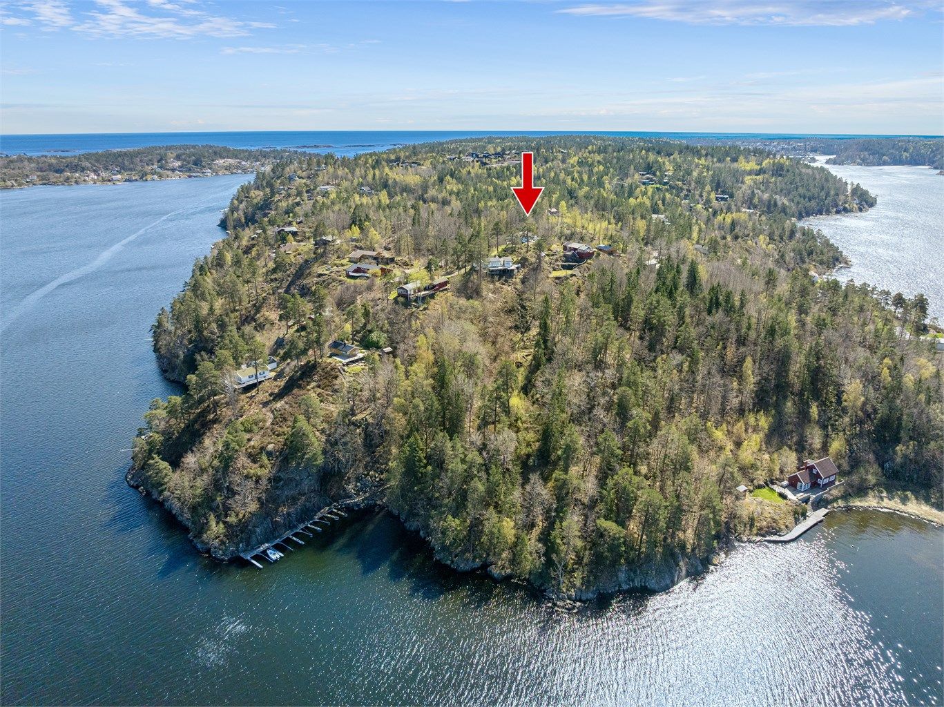 Her bor man midt i Sørlandsidyllen, med kort vei til både Arendal og Tvedestrand.