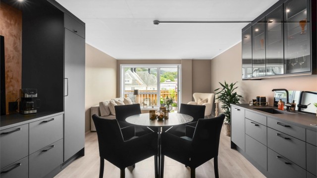 Velkommen til Sjøholtvegen 7 - presentert av Krogsveen v/eiendomsmegler Robert T. Iversen