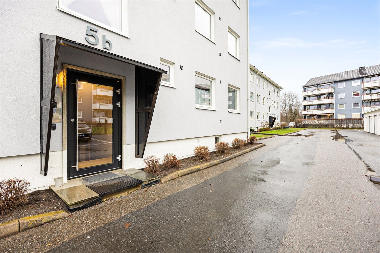 Hyggelig inngangsparti med callin system