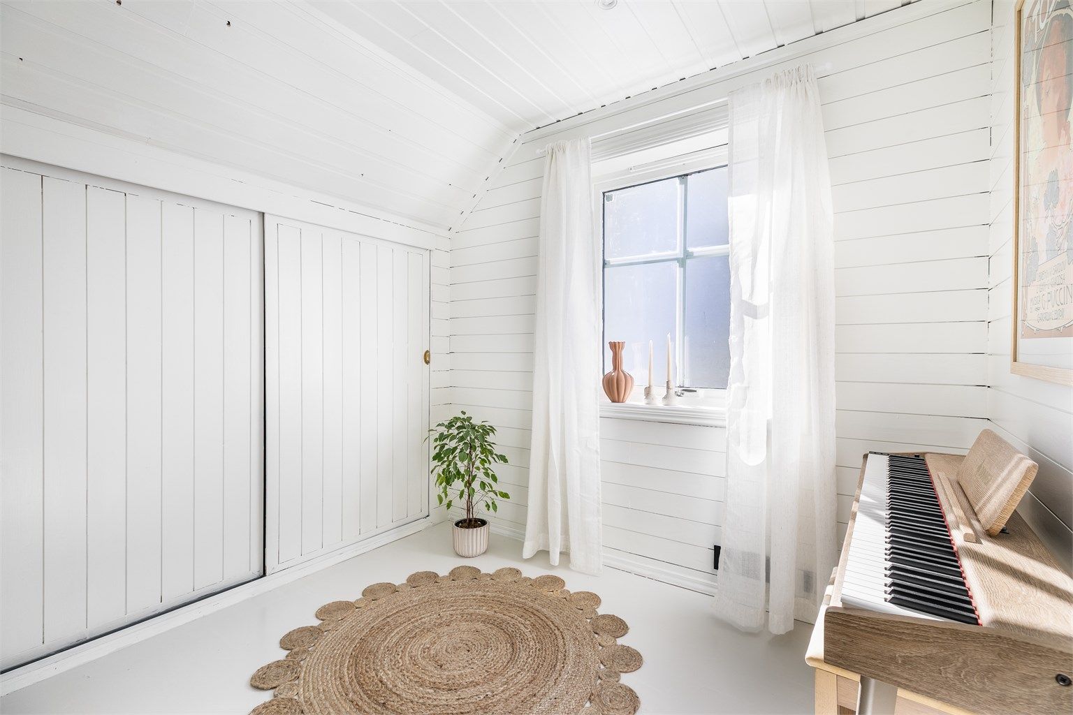 Soverom som i dag benyttes som omkledningsrom.