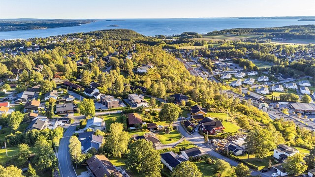 Like nedenfor Refsnesskogen ligger Søndre Jeløy landskapsvernområde, et unikt kulturlandskap som egner seg ypperlig for både trening og søndagsturer.