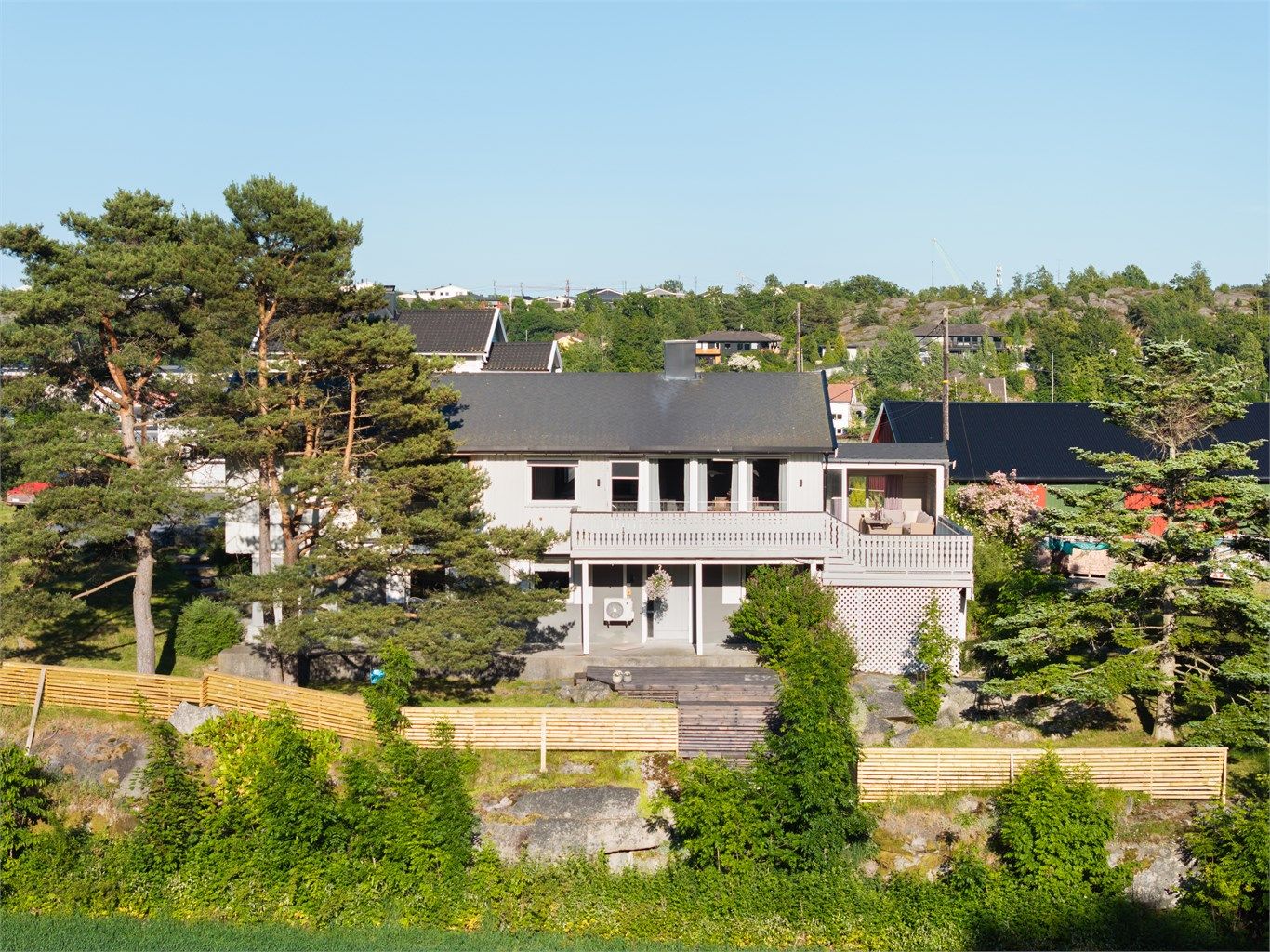 Boligen ble oppført i 1974 og er siden 2021 både ombygget og oppgradert.