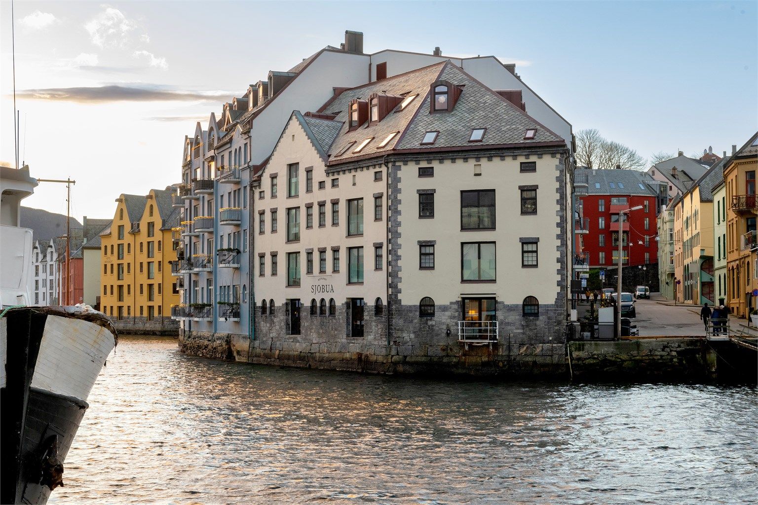En kort spasertur tar deg til anerkjente restauranter som XL Diner og Apotekergata No. 5