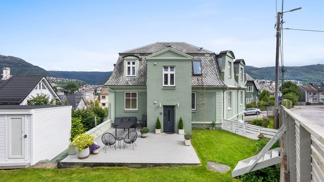 Gjennomgående 3-roms leilighet i et karakterfullt murbygg med høy innvendig standard.
Foto: Mats Lie