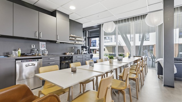 Selskapslokalet leies ut til beboere. Dette er et perfekt sted å arrangere for eksempel bursdager