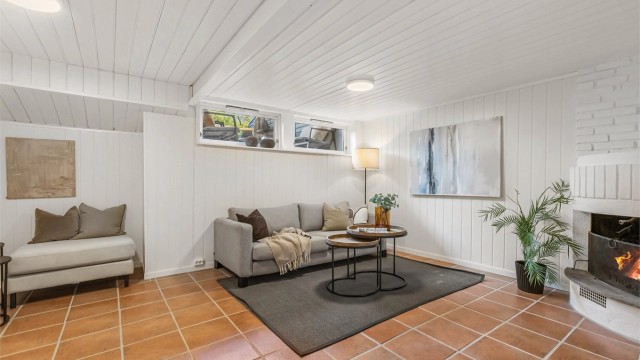 I kjelleren finner du kjellerstue, bad, bod og disponibelt rom