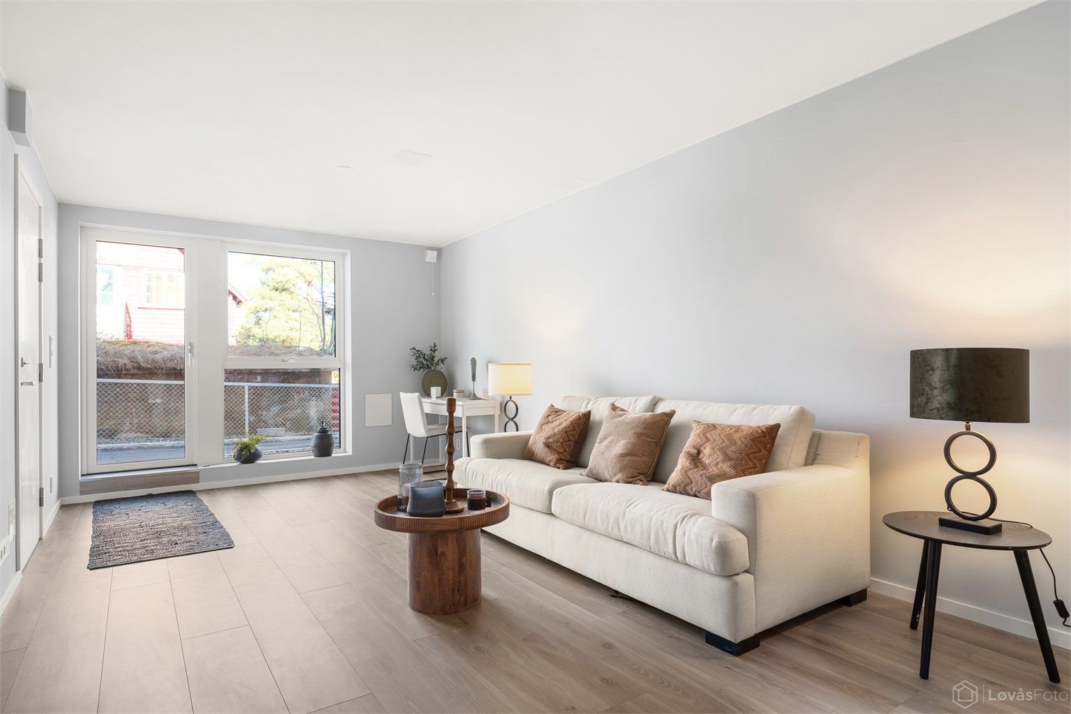 Stue 1 med gulvvarme og ny 1-stavs laminat (her kan evt. hybel 1 etableres)