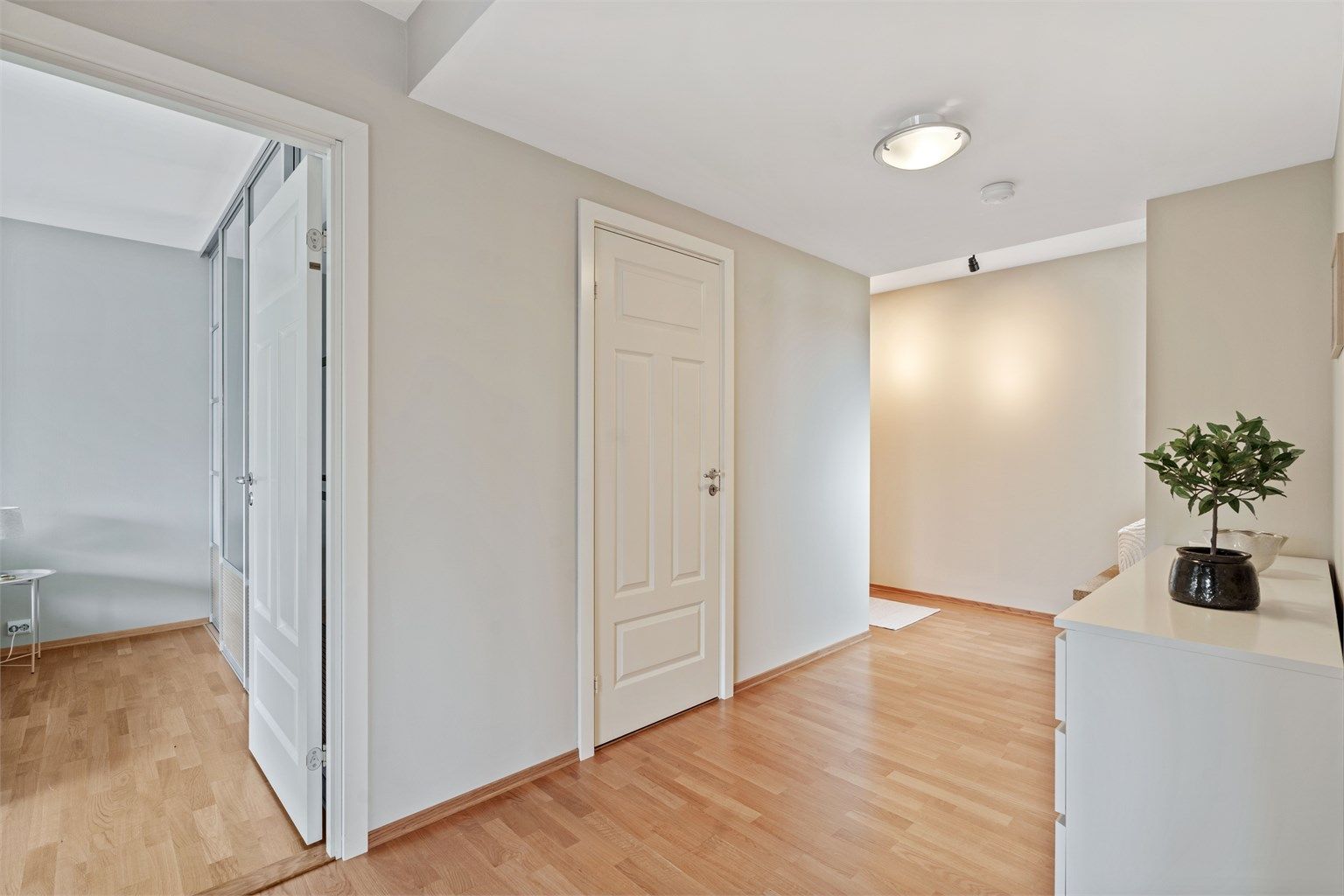 Leiligheten har en intern bod for ekstra lagring, i tillegg til den eksterne.