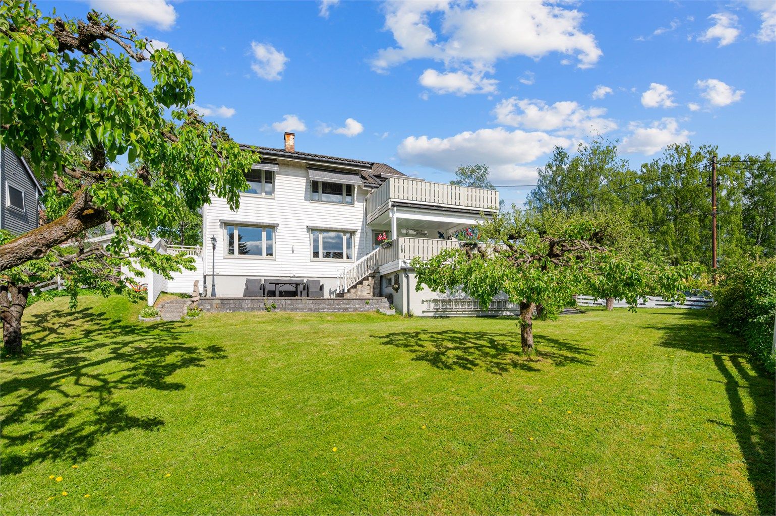 Nhut Nam Huynh v/Krogsveen har gleden av å presentere Bjerkealléen 28A! 