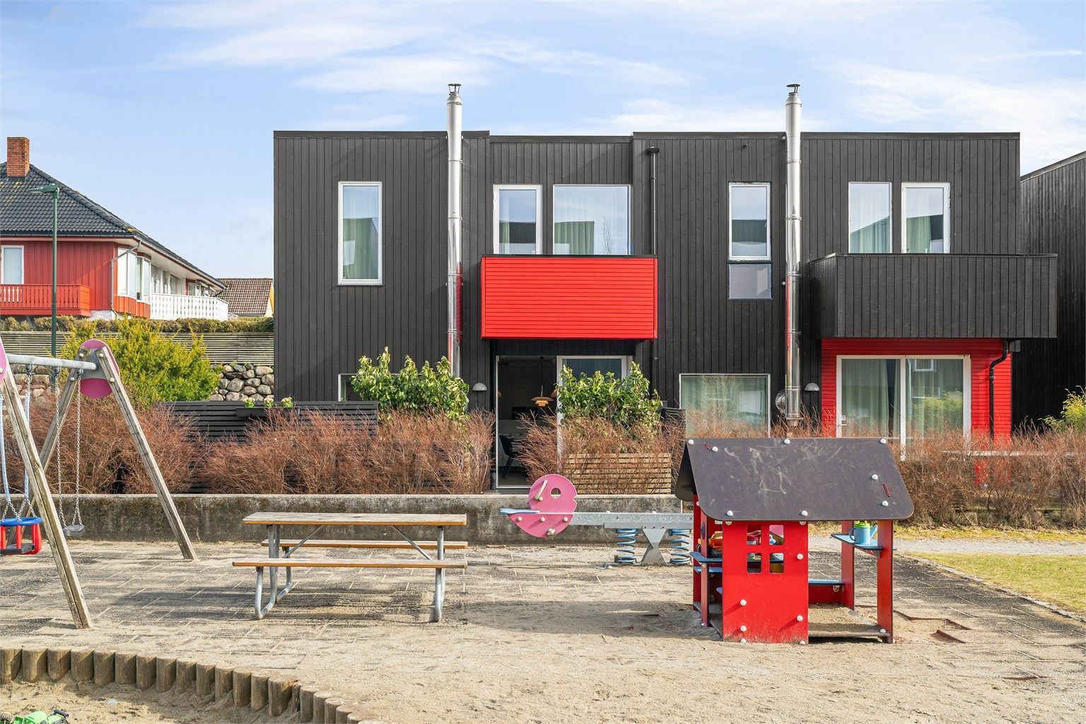 Vertikaldelt tomannsbolig fra 2011.