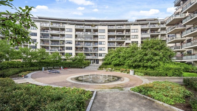 En hyggelig fontene utgjør et sentralt punkt i det indre gårdsrommet.