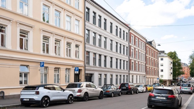 Beliggenheten på Rodeløkka kombinerer rolig byhygge med nærhet til Grünerløkkas pulserende liv.
