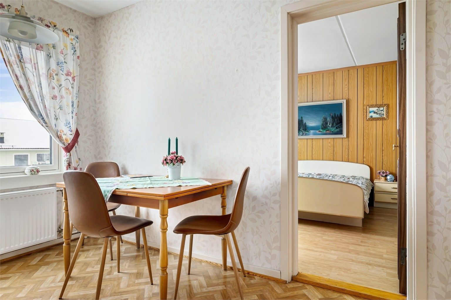 Her er radiator til vannbåren varme byttet i senere tid