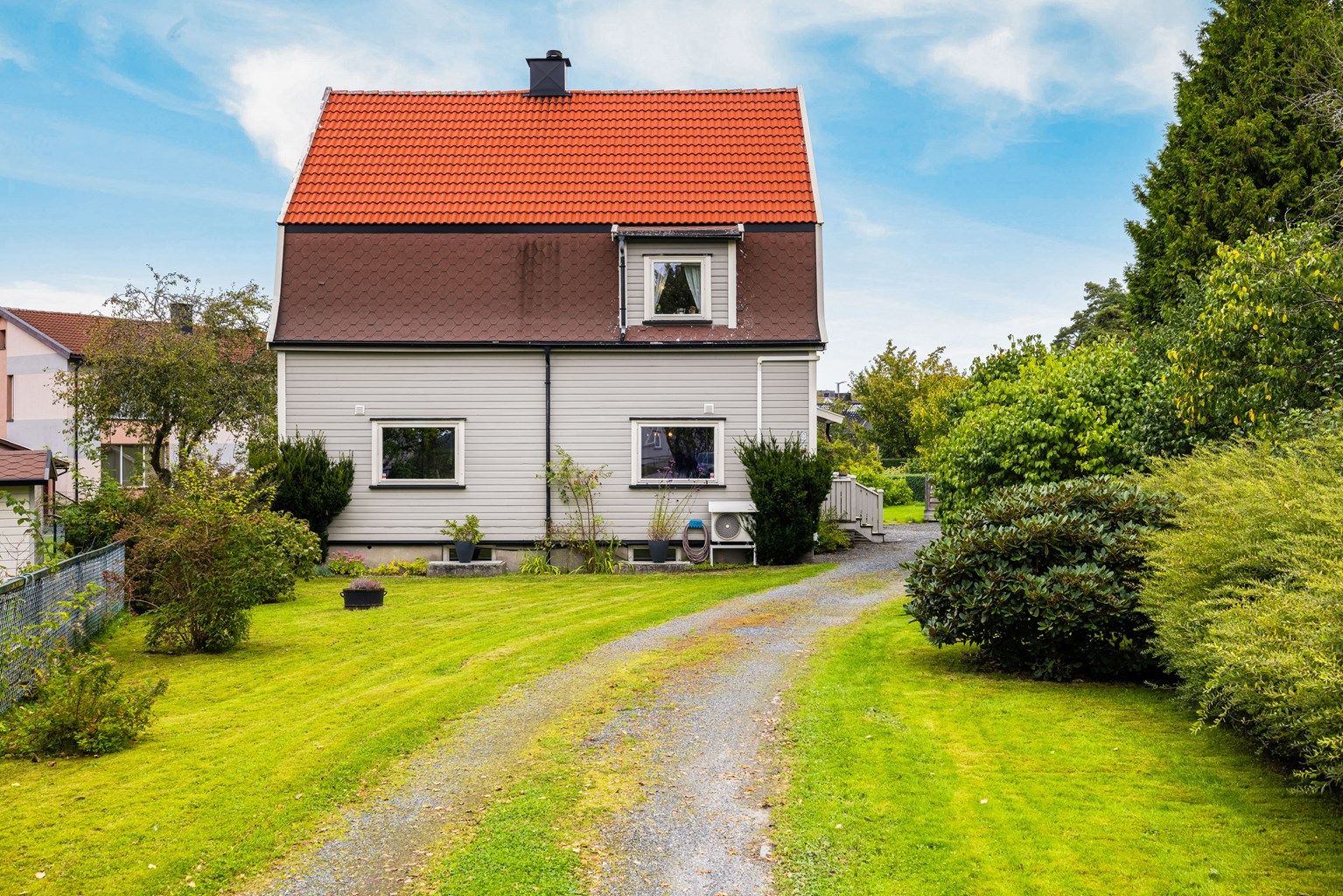 Oscar Pedersens vei 51C presenteres av Tina Natalie Kristiansen i Krogsveen.