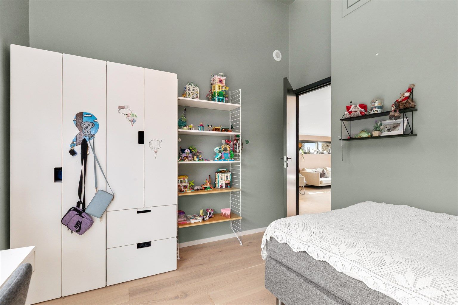 Alle soverommene har fin størrelse og god takhøyde