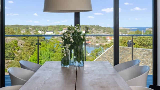 Nyt måltidene med en enestående utsikt over skjærgården.