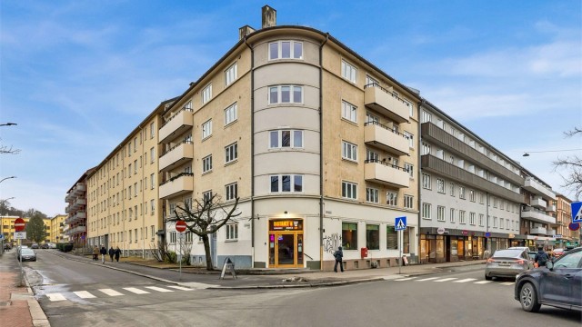 Her bor du fredelig, samtidig som du har et levende og etablert nærmiljø rett utenfor døren.