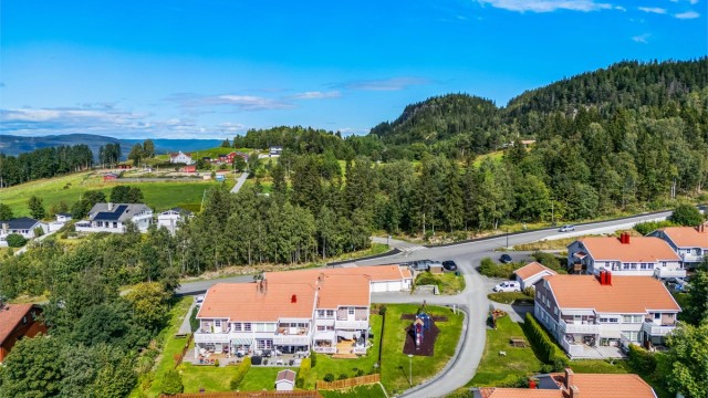 Gangavstand til bussholdeplass langs Ringveien med avganger til Asker og Drammen