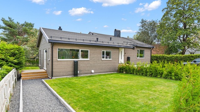 En praktisk og arealeffektiv bolig med en meget god og innholdsrik planløsning over kun 2 etasjer