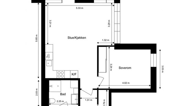 Leiligheten har en arealeffektiv planløsning med åpen stue- og kjøkkenløsning, separat soverom og godt med lagringsplass.