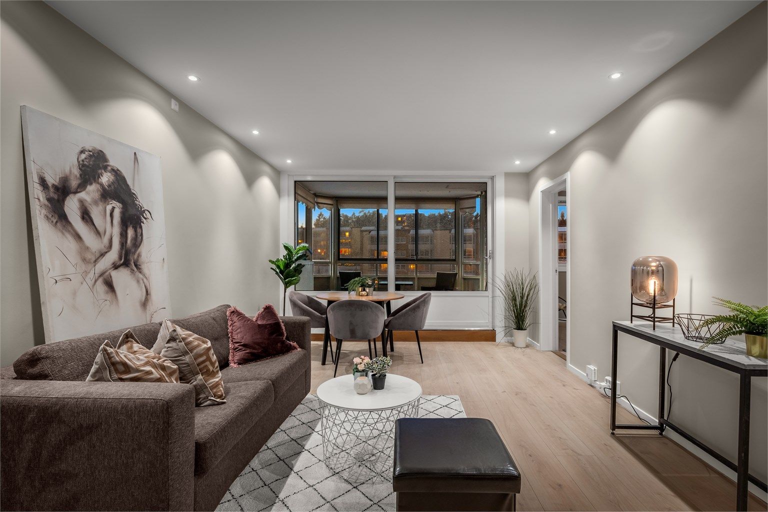 Velkommen til Ludvig Karstens Vei 6 presentert av Hamdi Kaptan v/Krogsveen Nordstrand. Foto:Oh shots