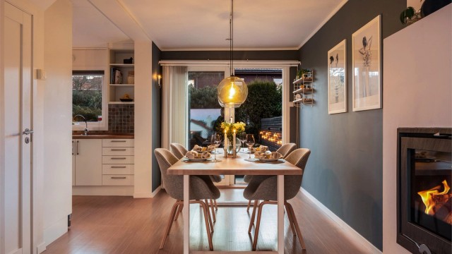 Fra kjøkken er det nedgang til kjeller.