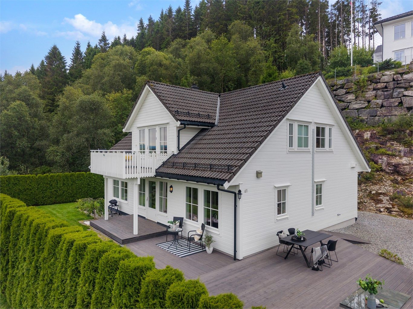 Meget flott familiebolig fra 2014 med moderne kvaliteter (foto: Tom Erik Fredriksen).