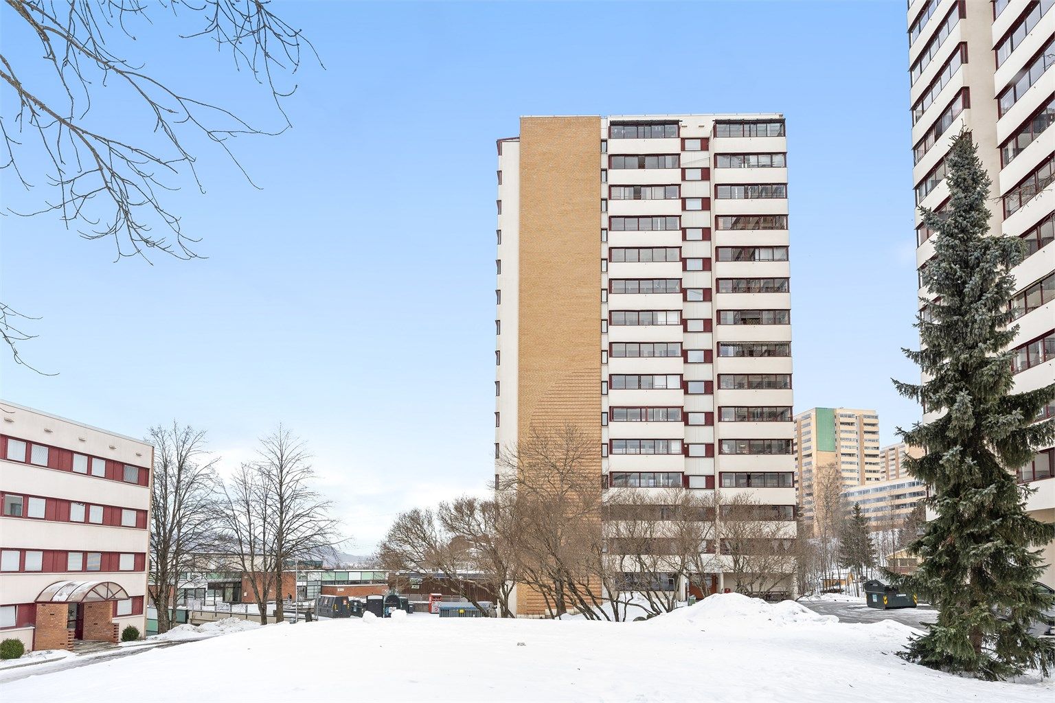 Dette er en 1-roms leilighet med god beliggenhet på Trosterud med nærhet til både offentlig kommunikasjon og marka