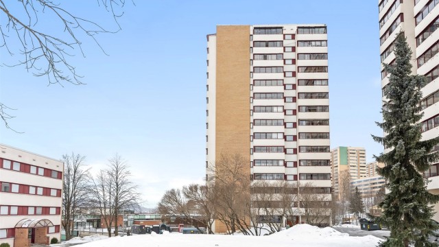 Dette er en 1-roms leilighet med god beliggenhet på Trosterud med nærhet til både offentlig kommunikasjon og marka